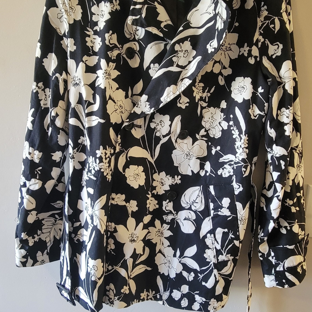 Ralph Lauren Black and White Floral Button-Front Shirt - Picture 3 of 9